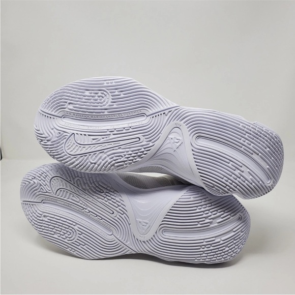 Nike Giannis Immortality 3 White Basketball Shoes DZ7533-102 Men's Size 9 - Picture 5 of 5